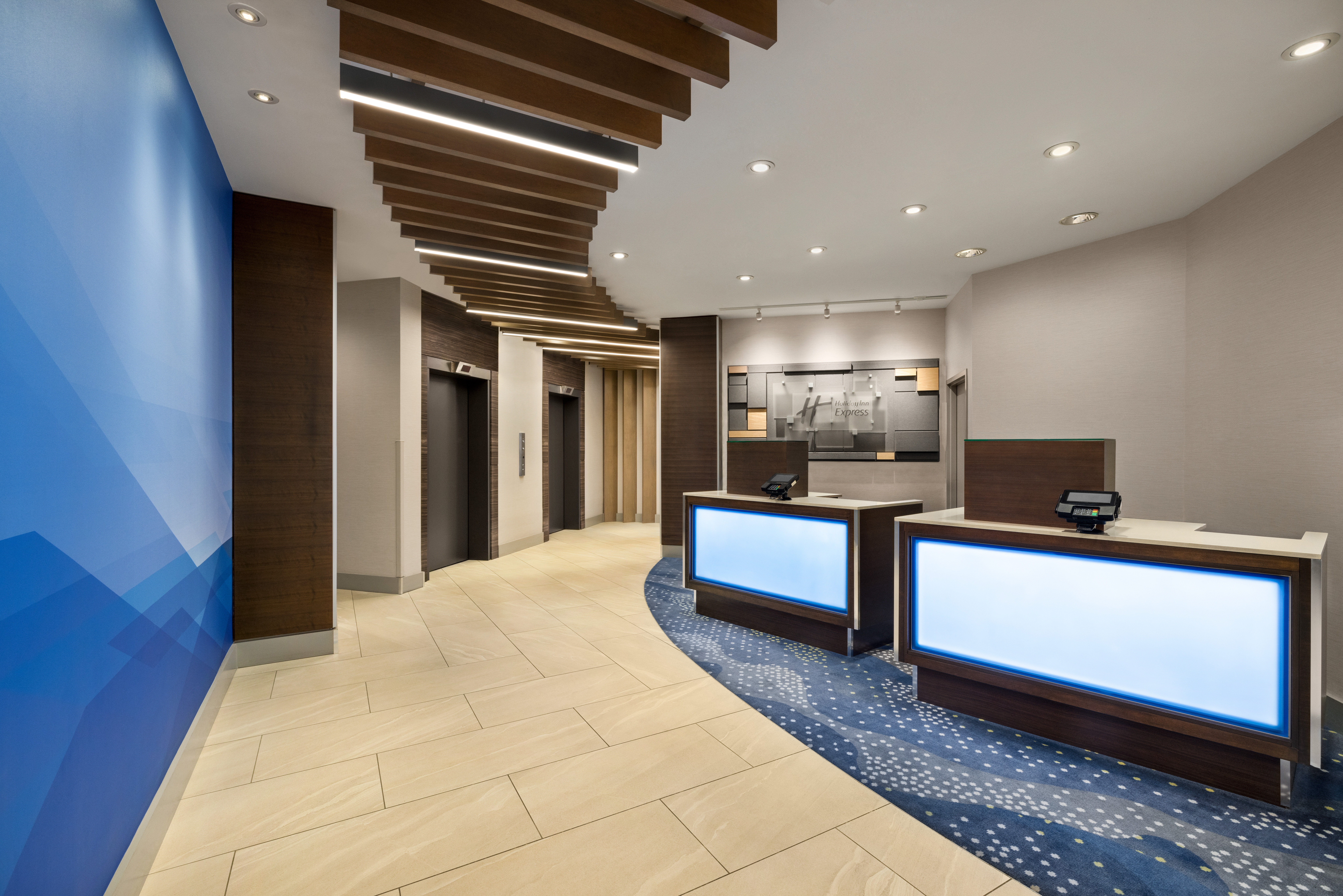 Holiday Inn Express Vancouver Metrotown Burnaby 5/50