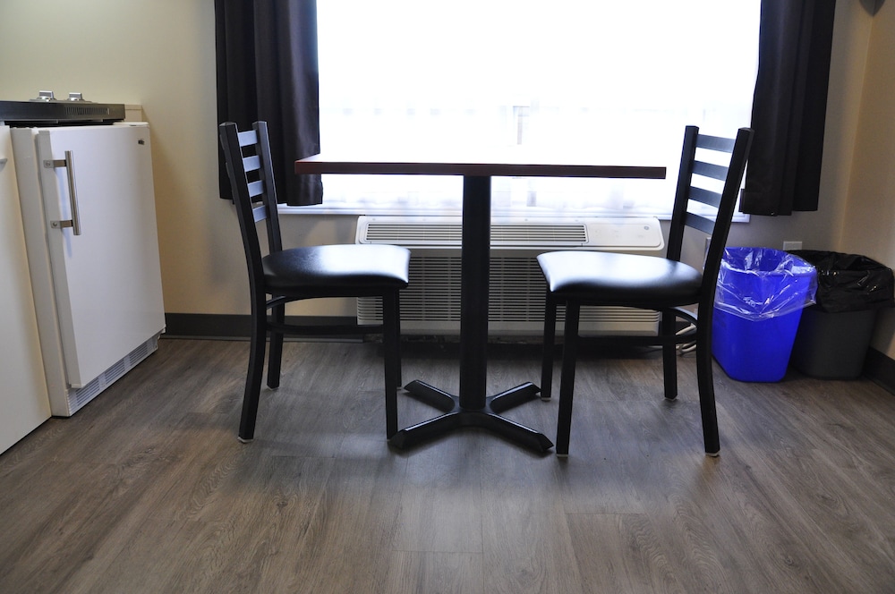 Moonlight Inn and Suites Sudbury 23/50