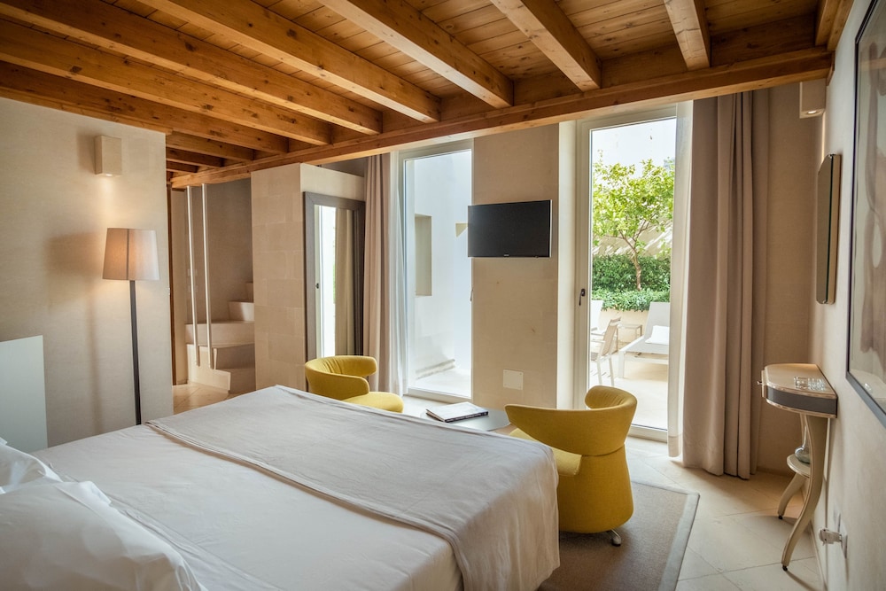 DUPLEX, SUITE