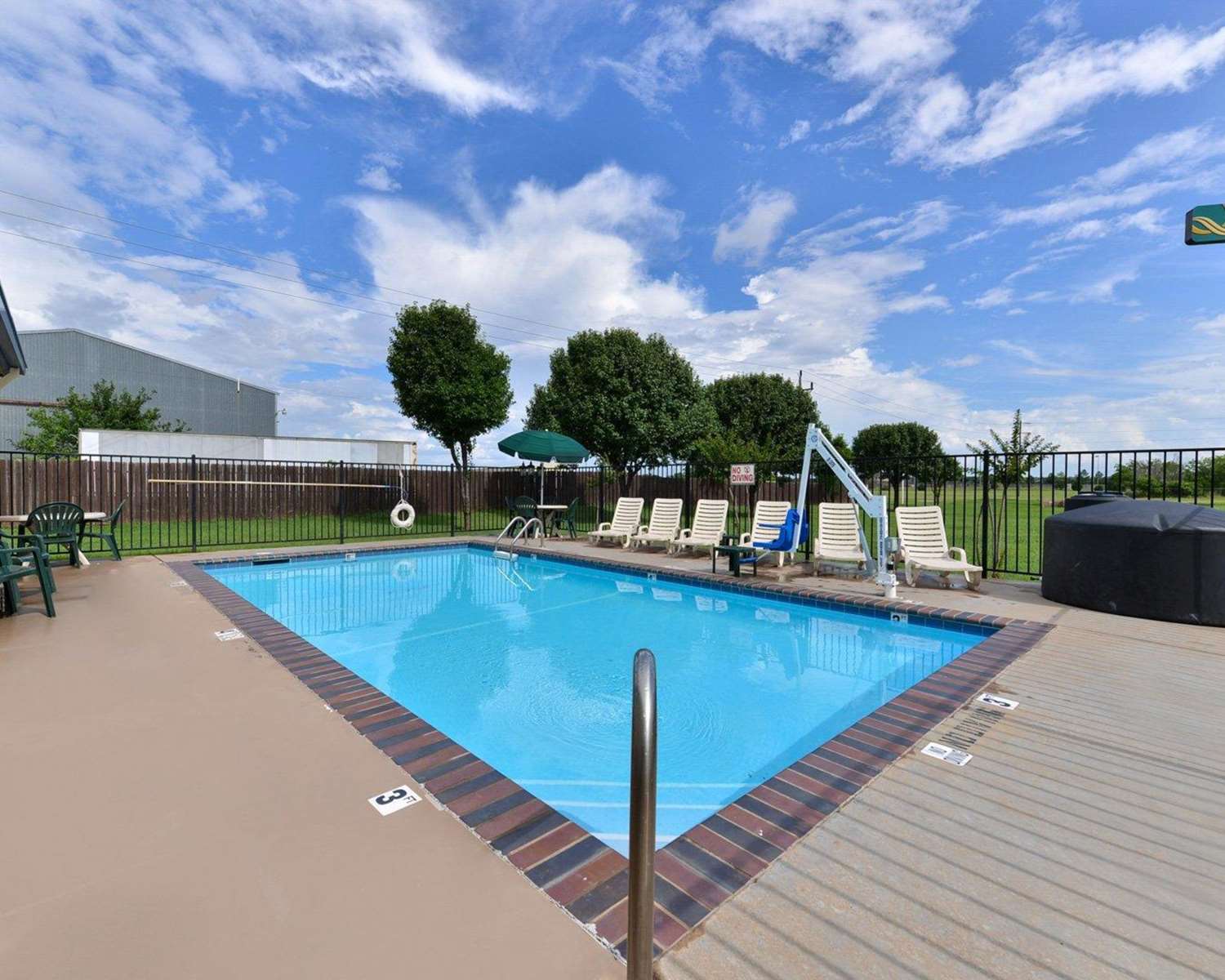 Quality Inn & Suites Wichita Falls I-44 20/23