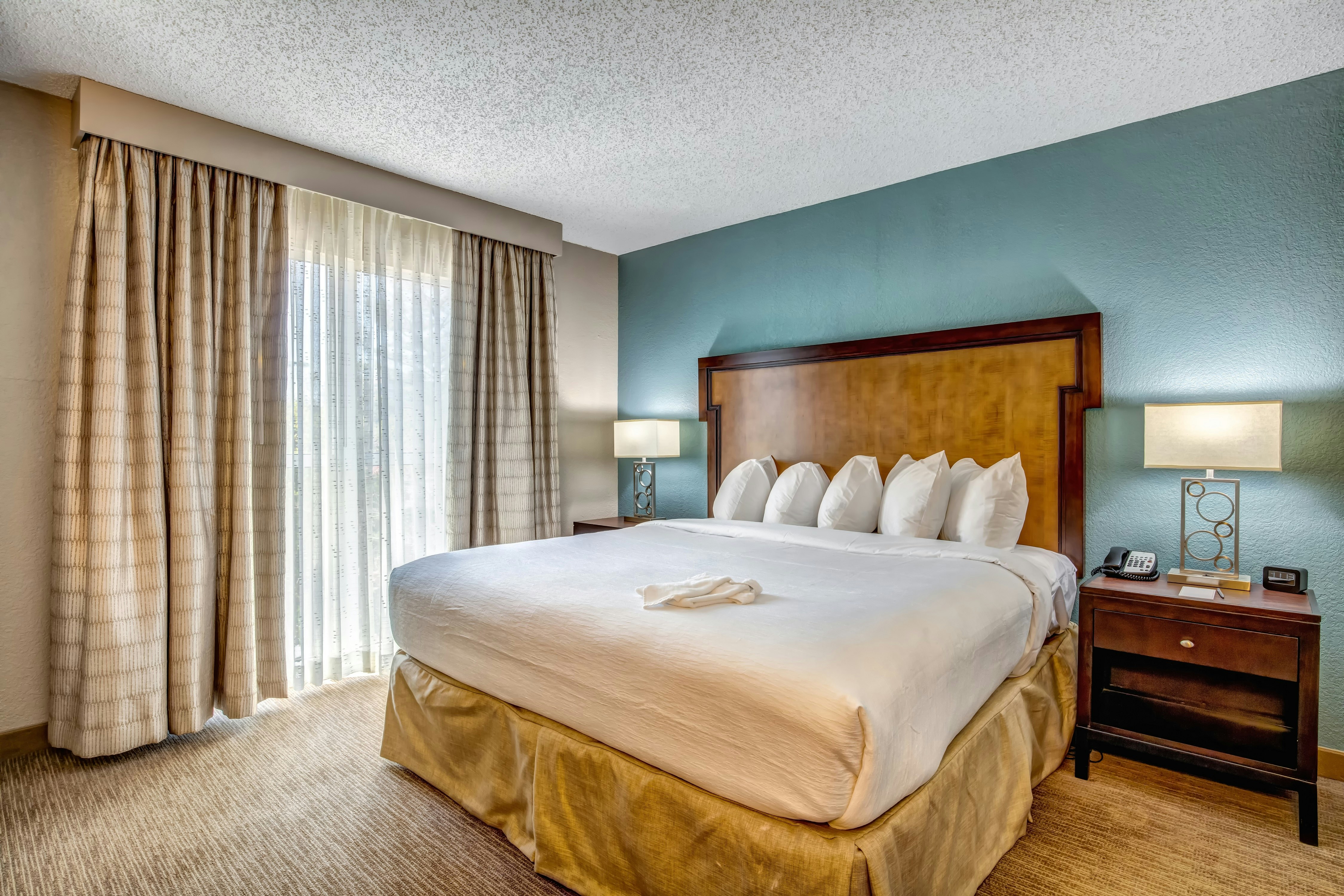 Embassy Suites by Hilton Memphis East Germantown Area 24/80