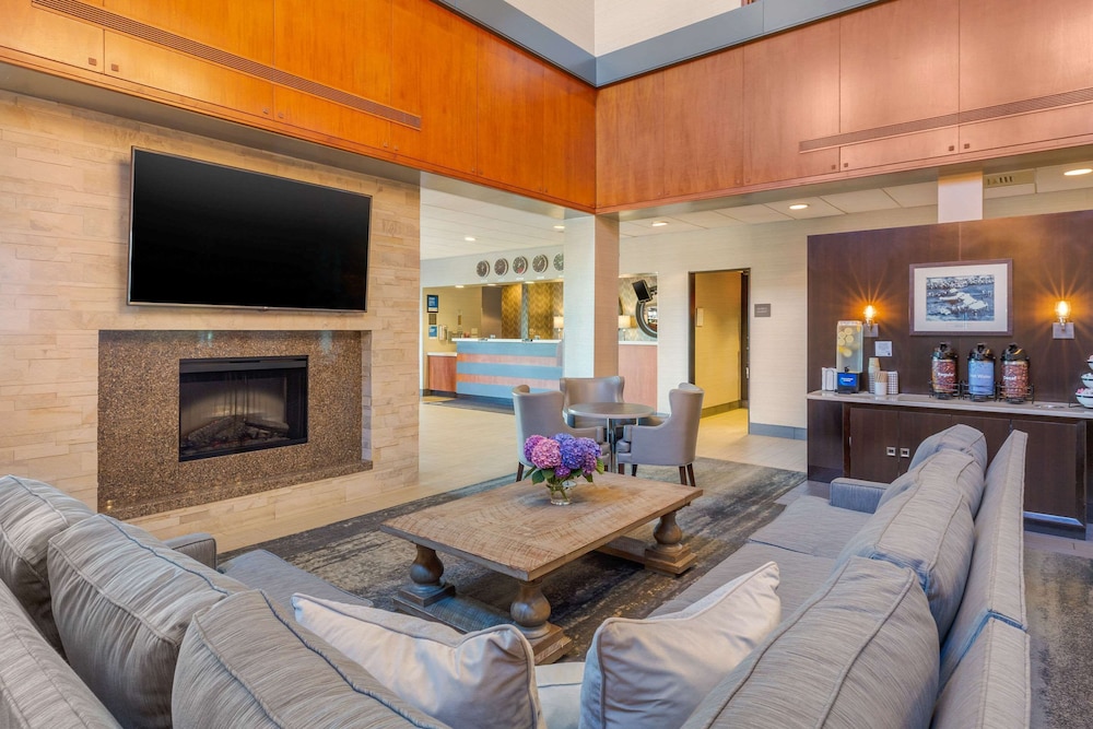 Comfort Inn & Suites Logan International Airport 27/40