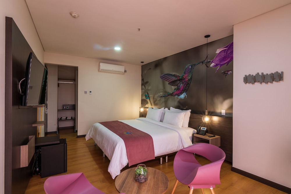 Vivre Hotel 30/60