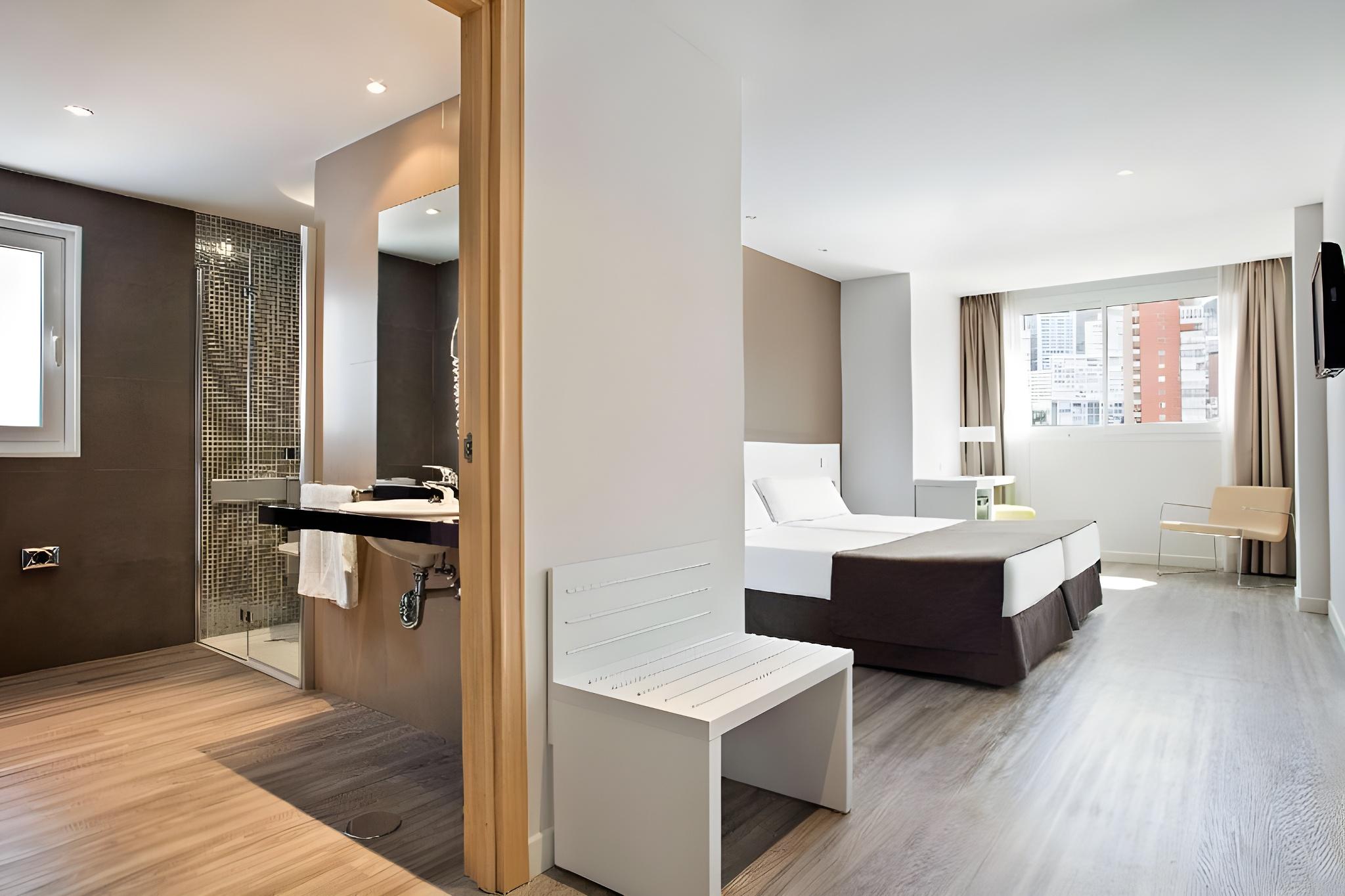 Room, Twin Beds, Accessible