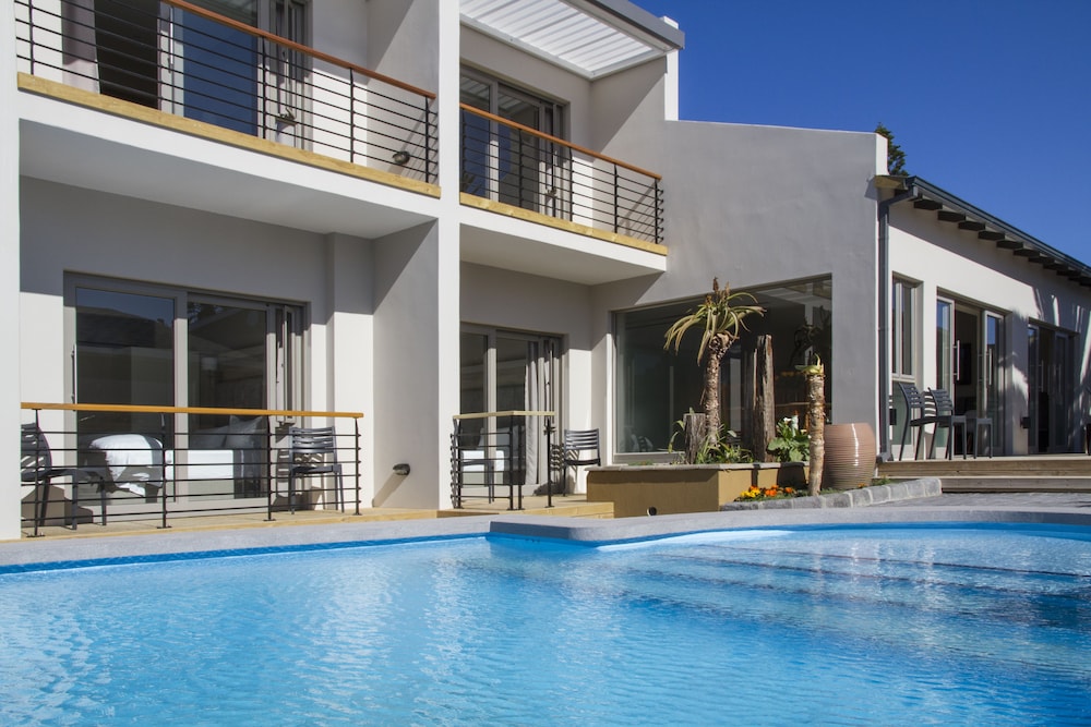 Ocean Bay Guest House 2/39