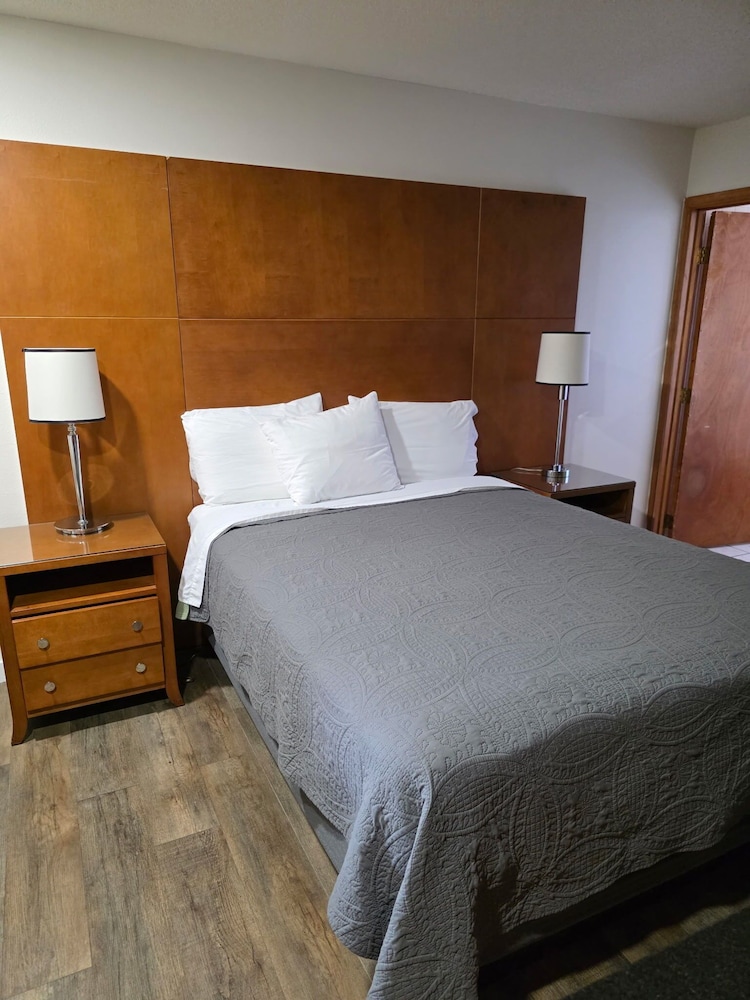 Shelton Inn 36/51