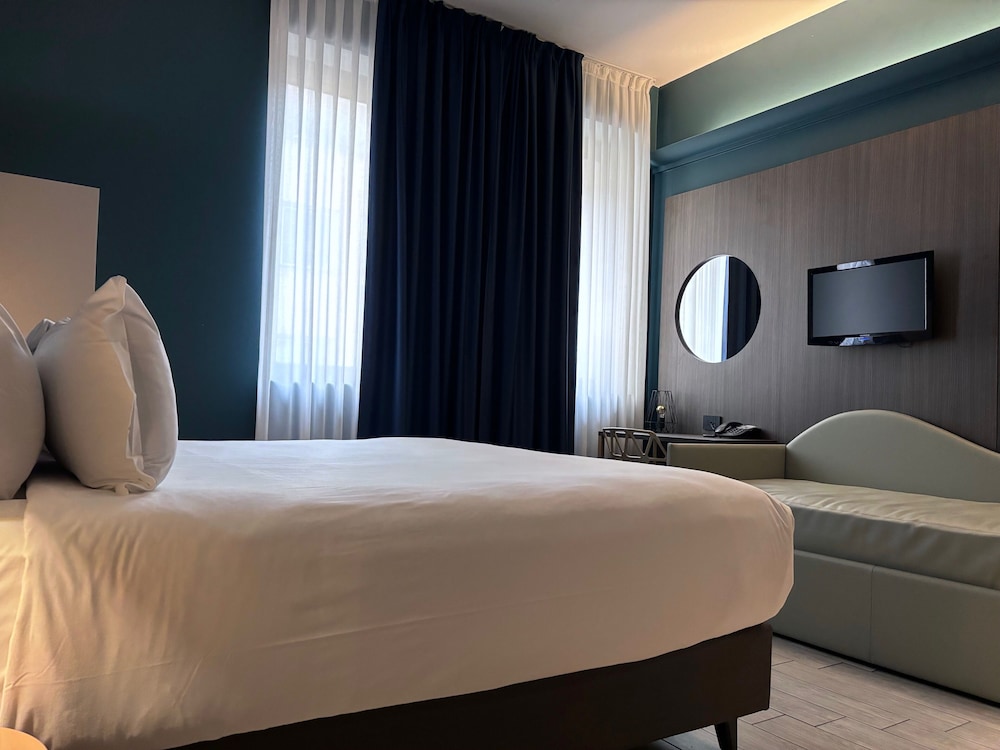 AV Hotel Milano 18/55