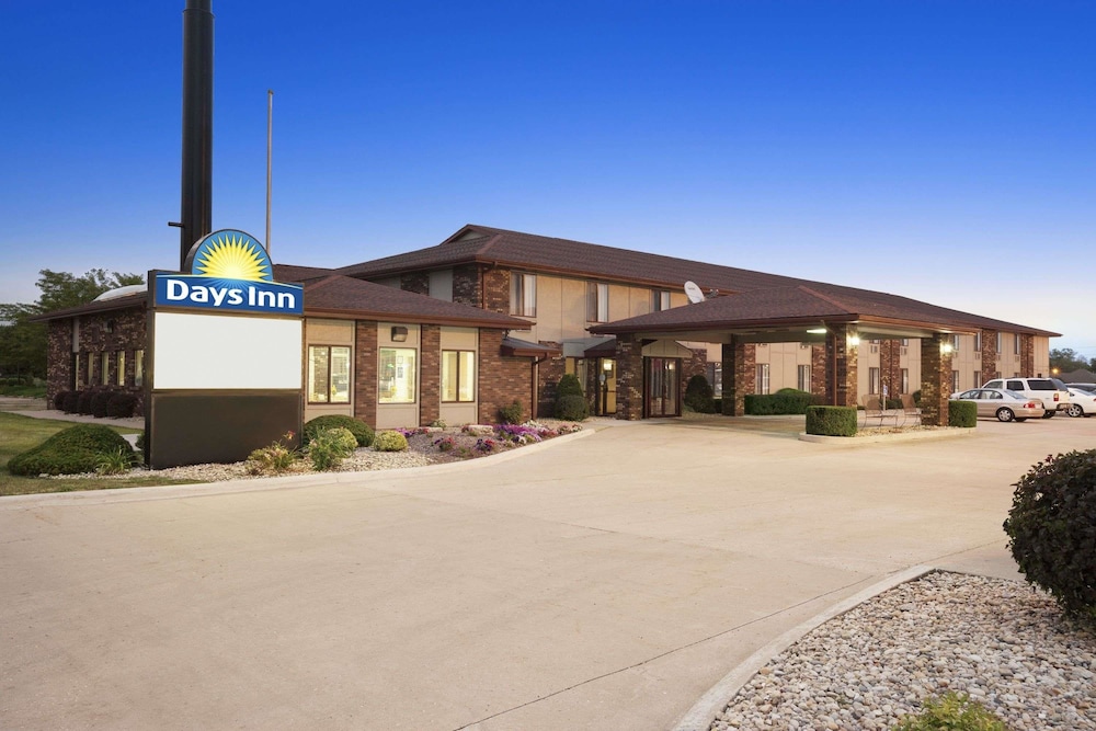 Days Inn by Wyndham Oglesby/ Starved Rock 3/20