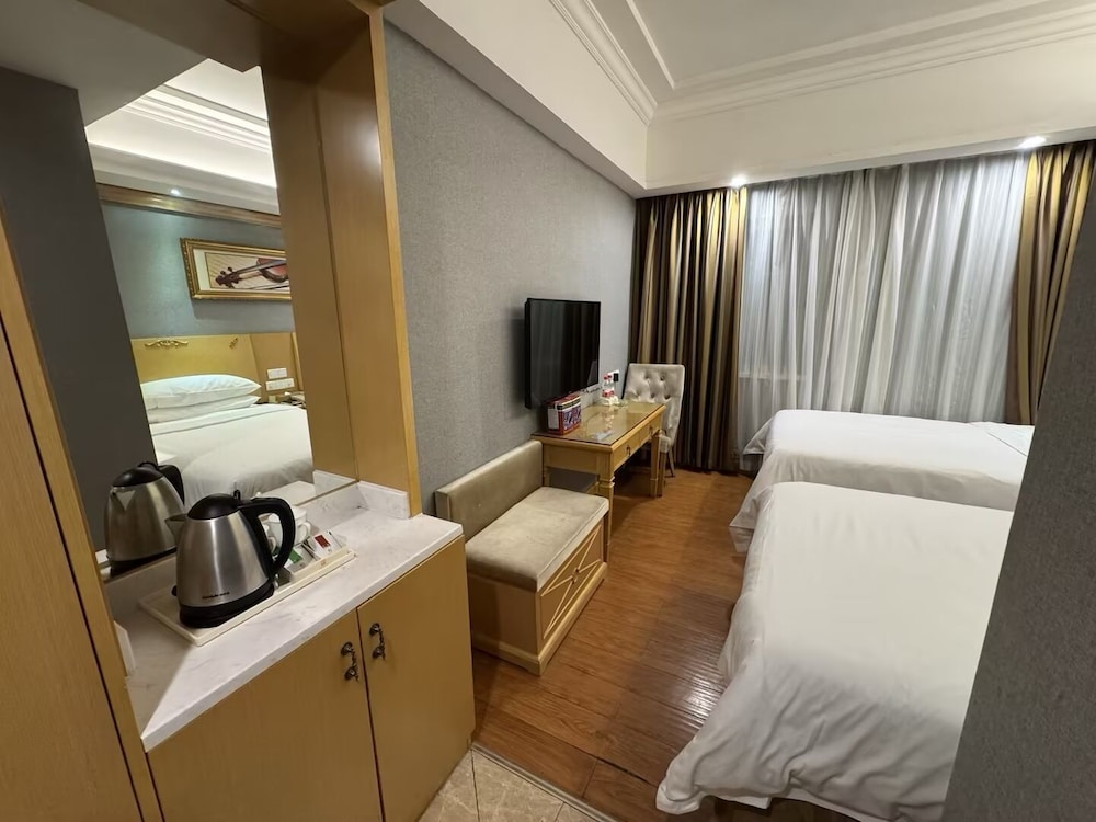 Vienna 3 Best Hotel (Guangzhou Convention & Exhibition Center Chigang Road) 49/55