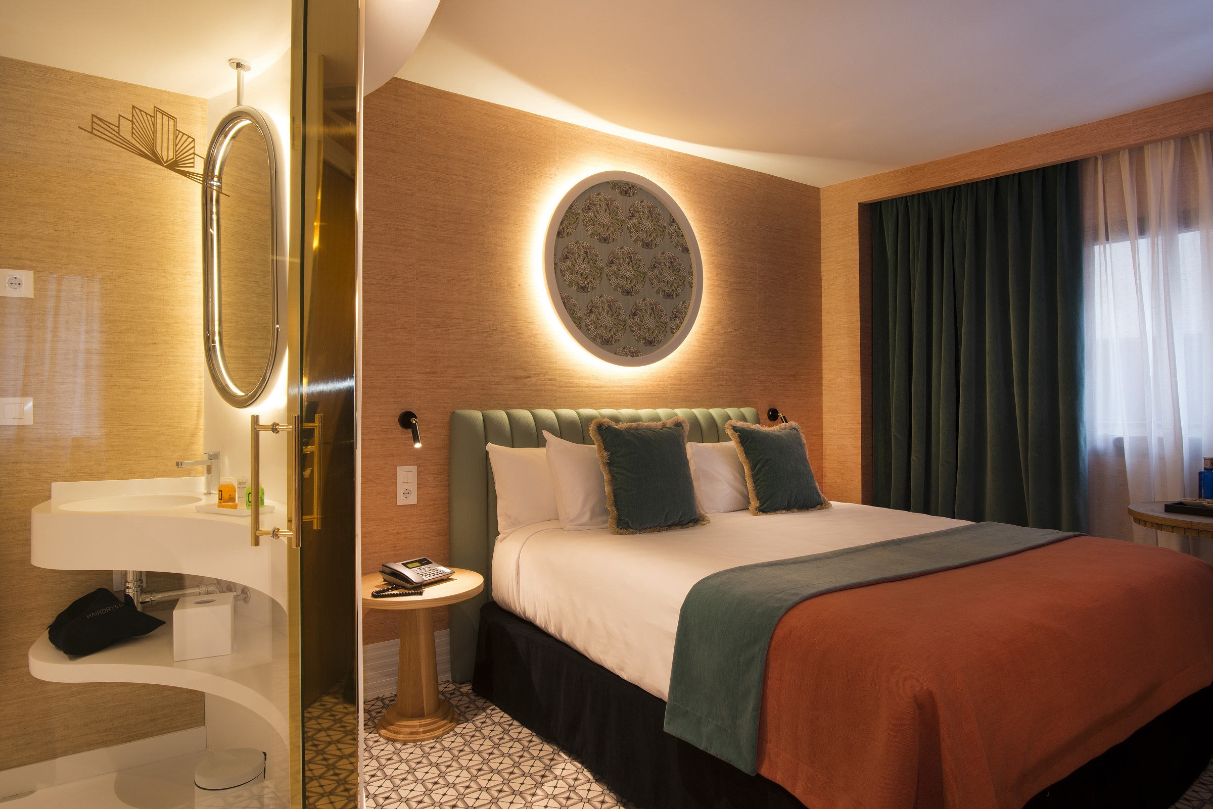 Deluxe, Double Bed