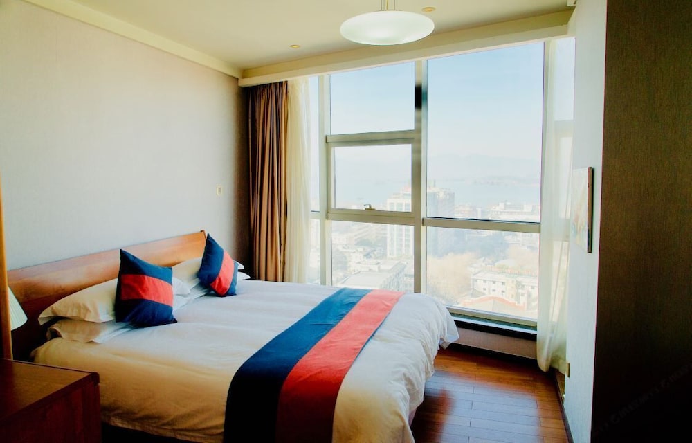 East King Business Hotel 8/50