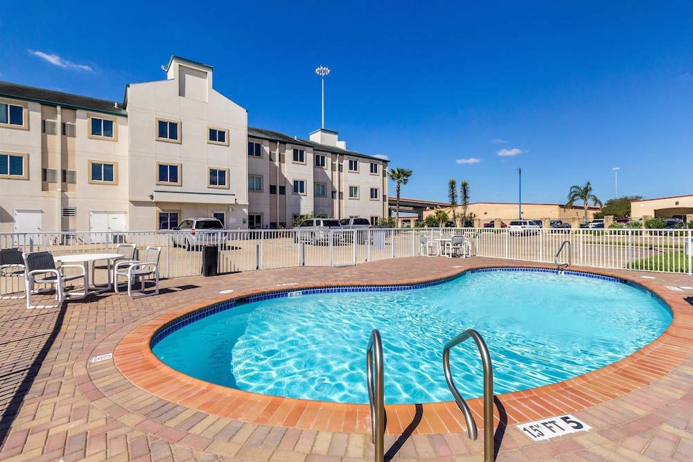 Motel6 Harlingen, TX 46/52