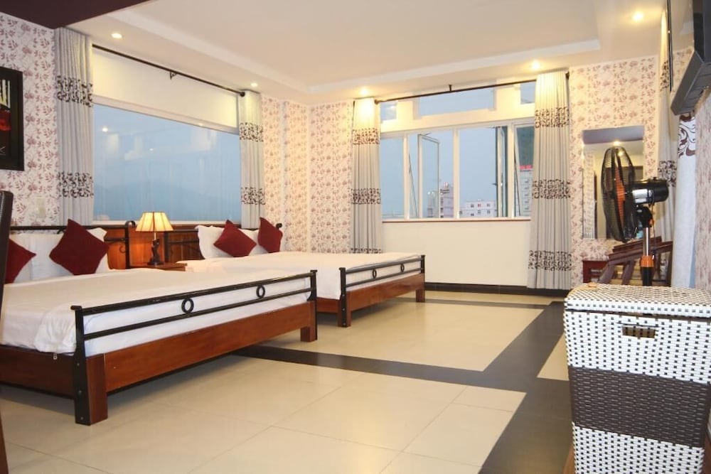 Omega Hotel 40/54