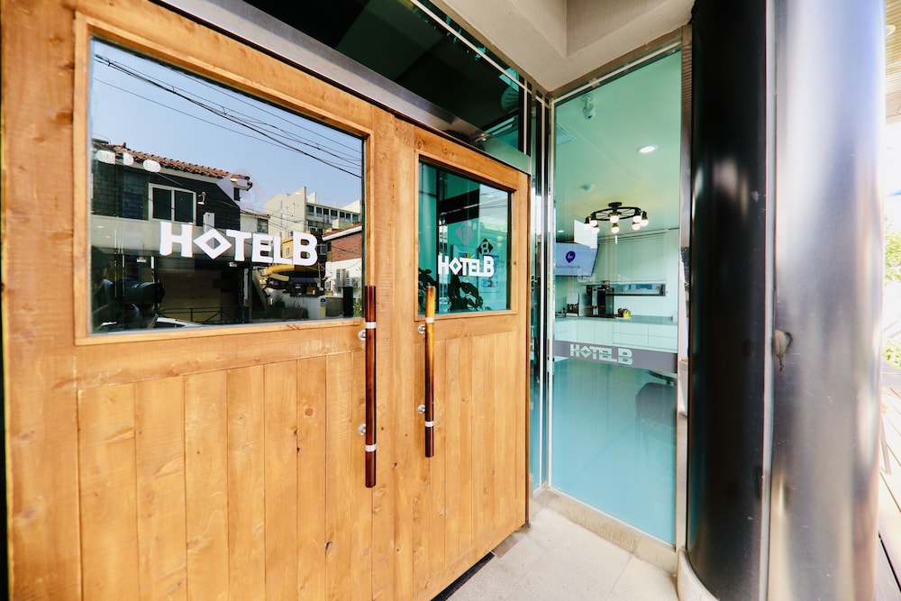 Gallery Hotel Be 11/50