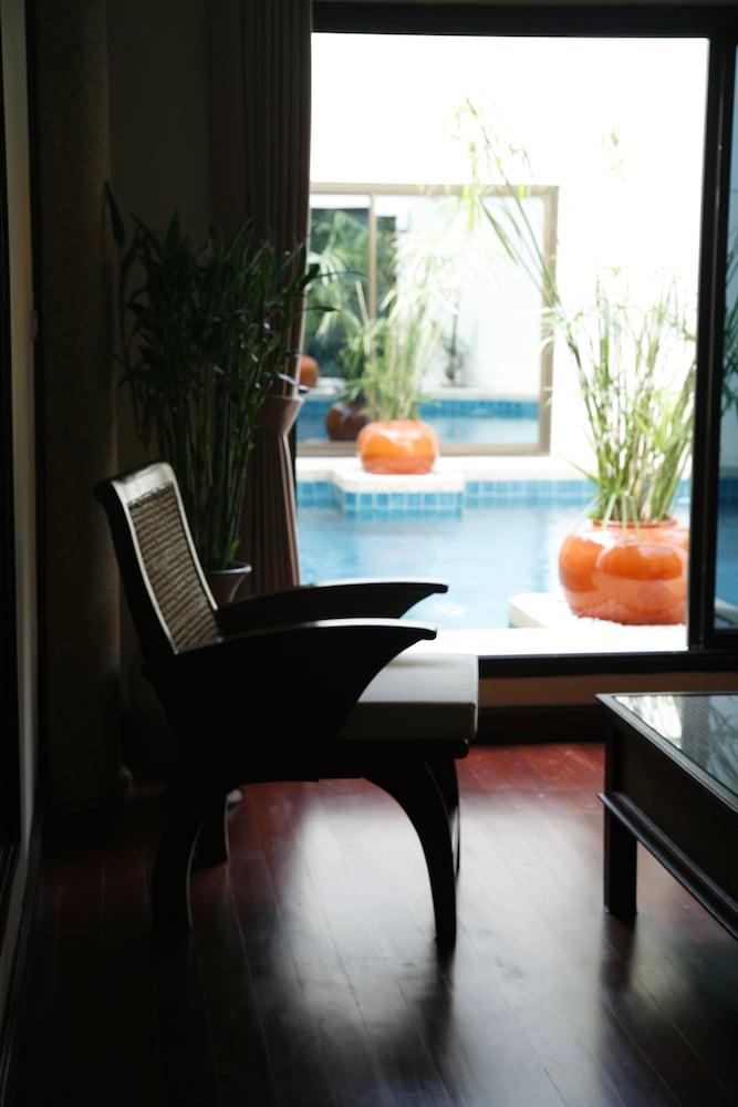 RedDoorz Plus Evergreen Boutique Hotel 36/53