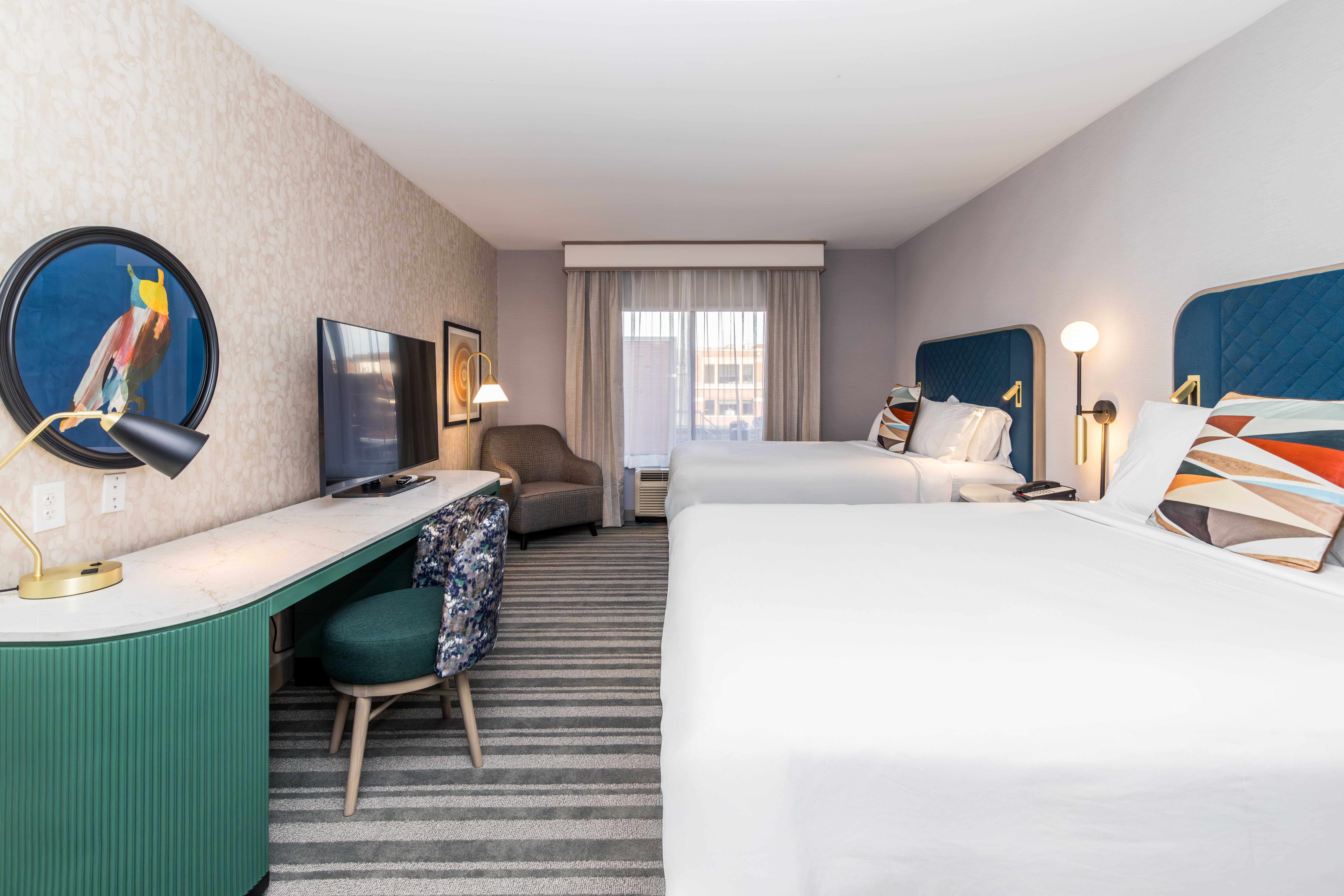 HOLIDAY INN HOTEL SUITES CINCINNATI DOWNTOWN 10/56