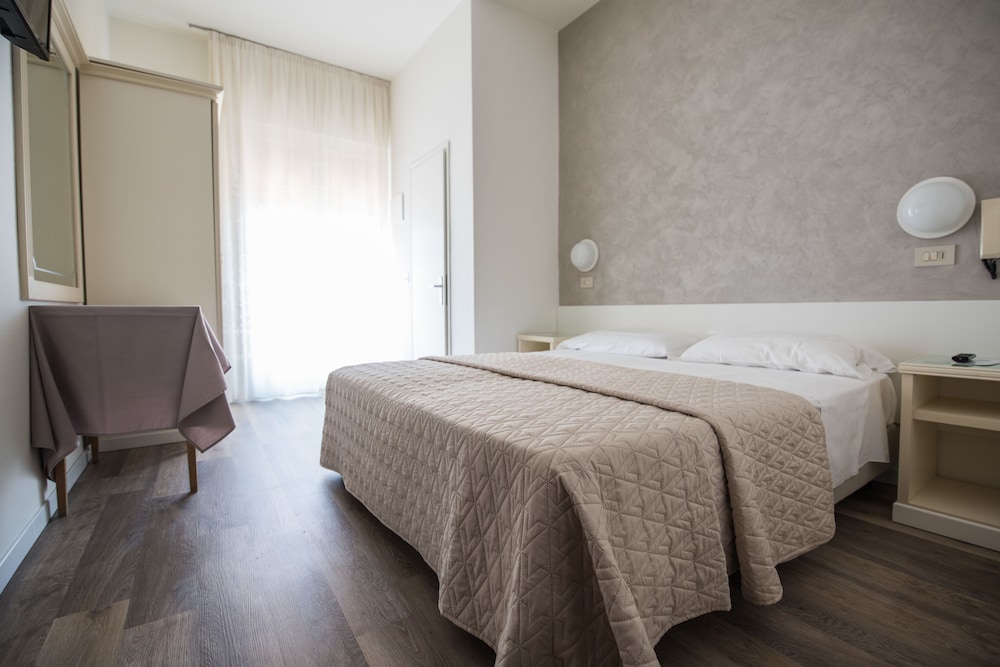 Hotel Cristina 7/45