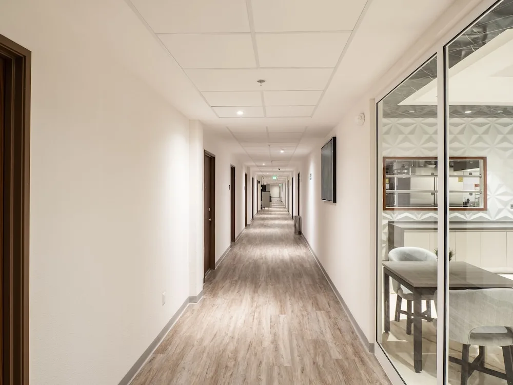 Hotel Mesaluna Short and Long Stay 55/74
