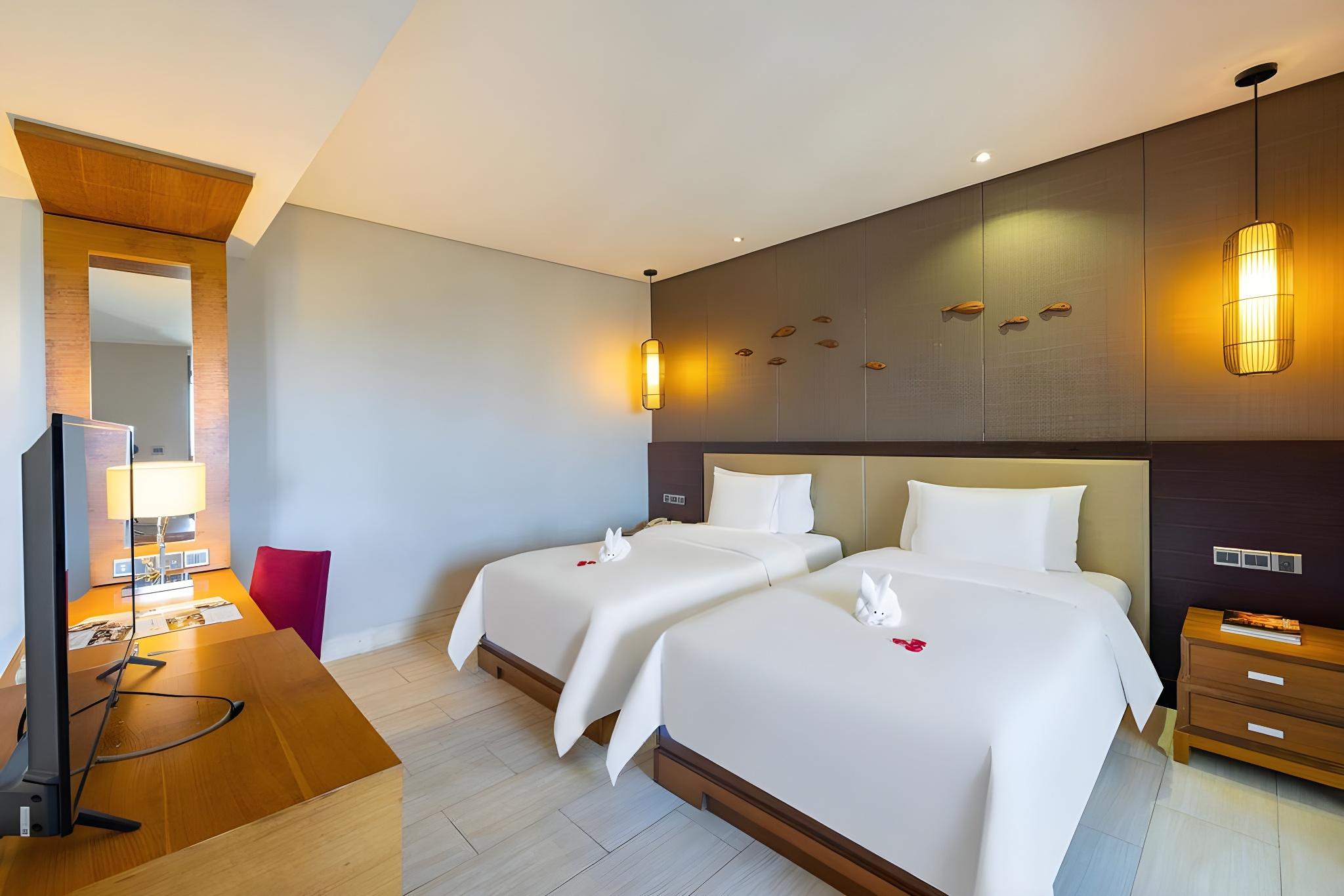 Garden, Twin Beds, River View