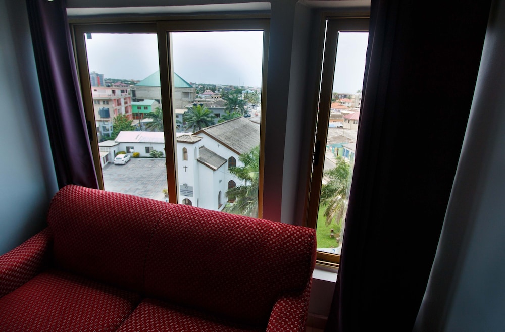 Prestige Suites 18/35