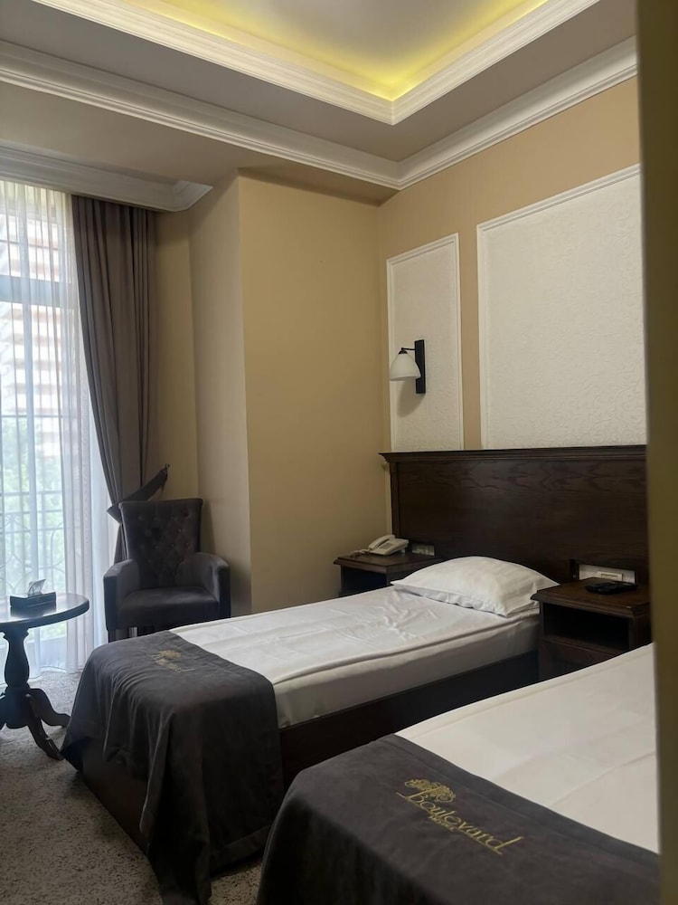 Boulevard Hotel 19/41