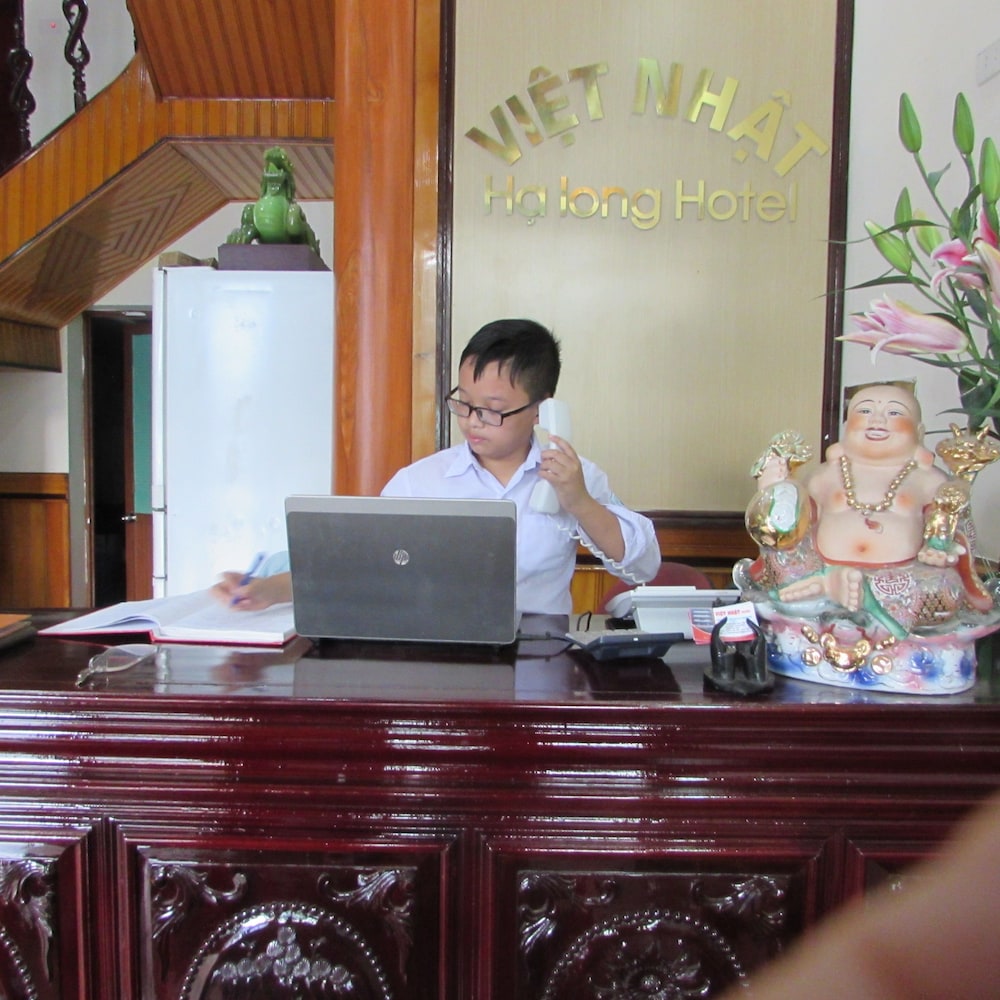 Viet Nhat Halong Hotel 9/61