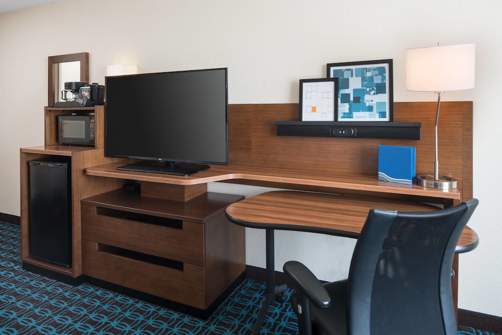 Fairfield Inn Suites By Marriott Fort Collins Loveland 34/38