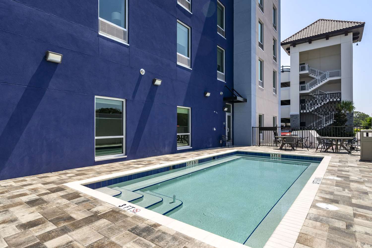 Comfort Inn & Suites New Port Richey Downtown District 38/39