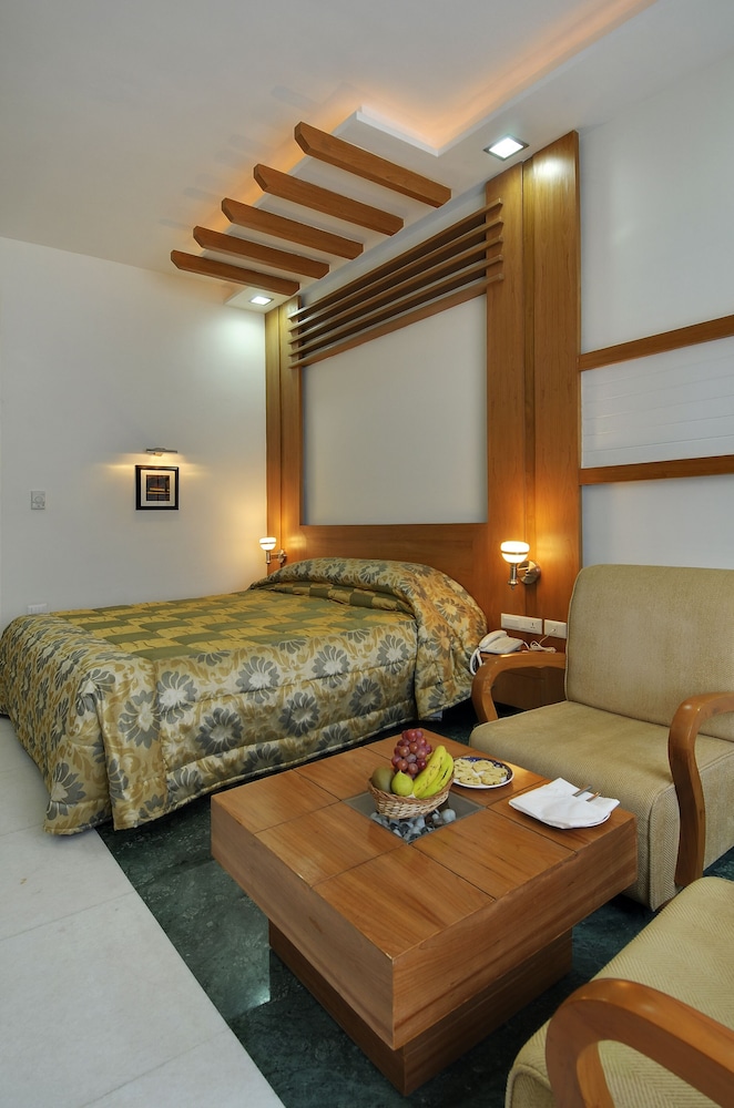 INDER RESIDENCY 17/58