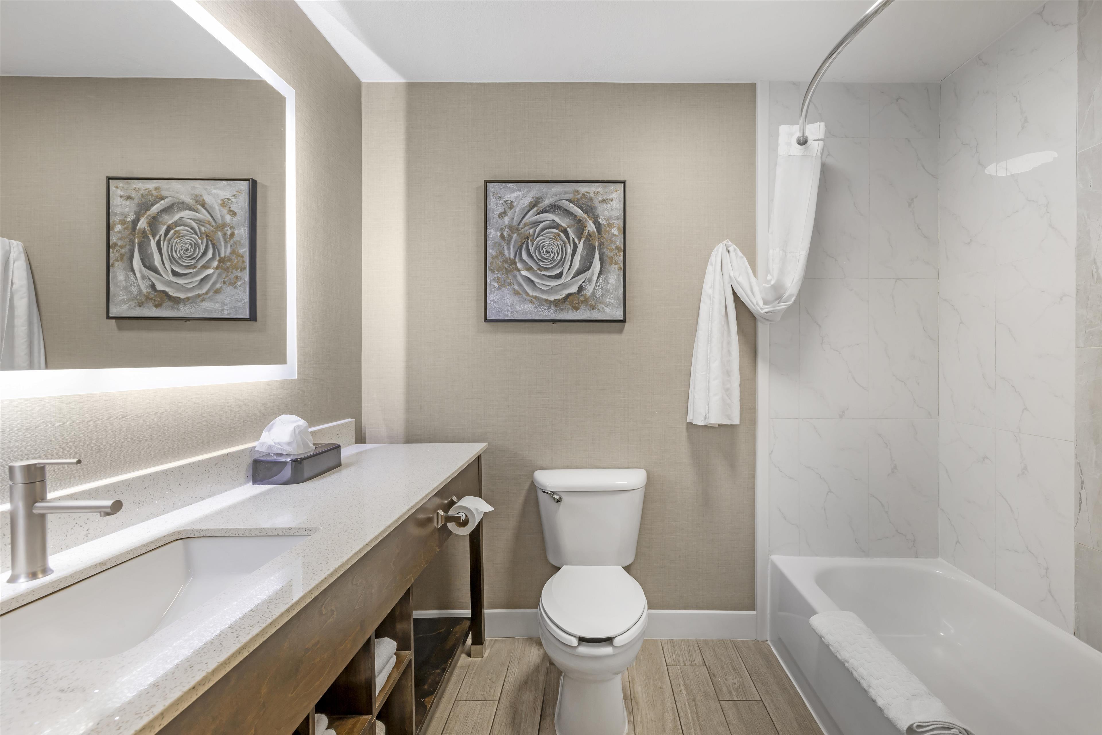 جناح بسرير كينج مع أريكة لذوي الإعاقة، Best Western Independence Kansas City 7/8
