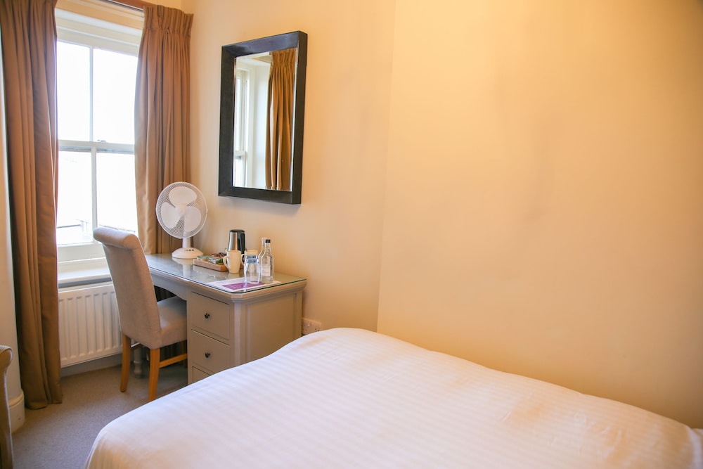 Bell Hotel 13/50