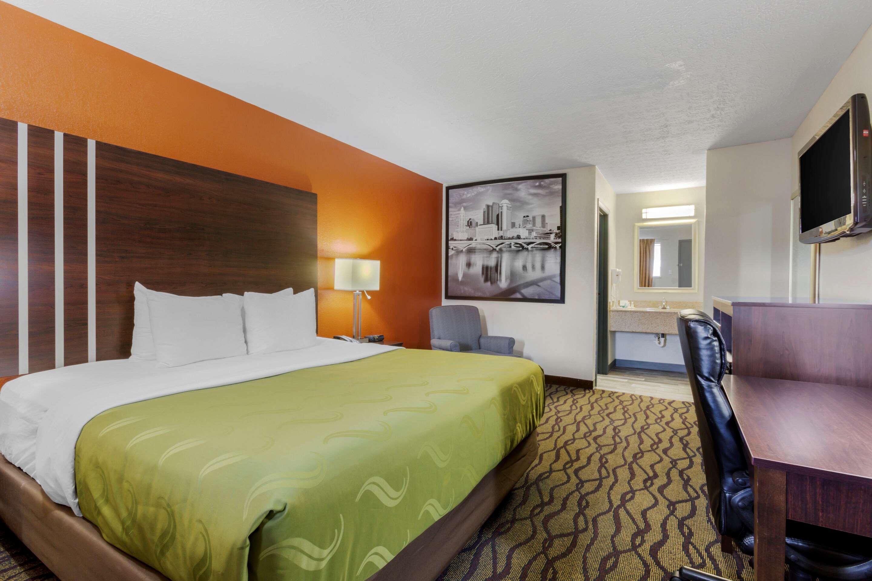 ROOM, KING BED, SMOKING