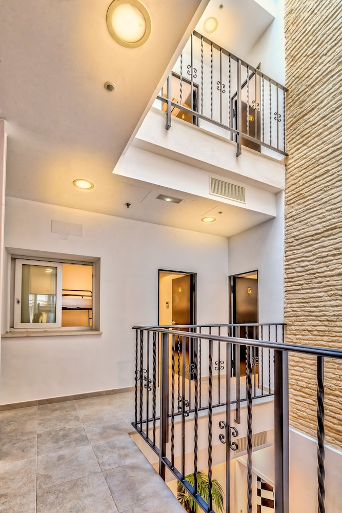 Hostel A2c - Adults Only 3/45