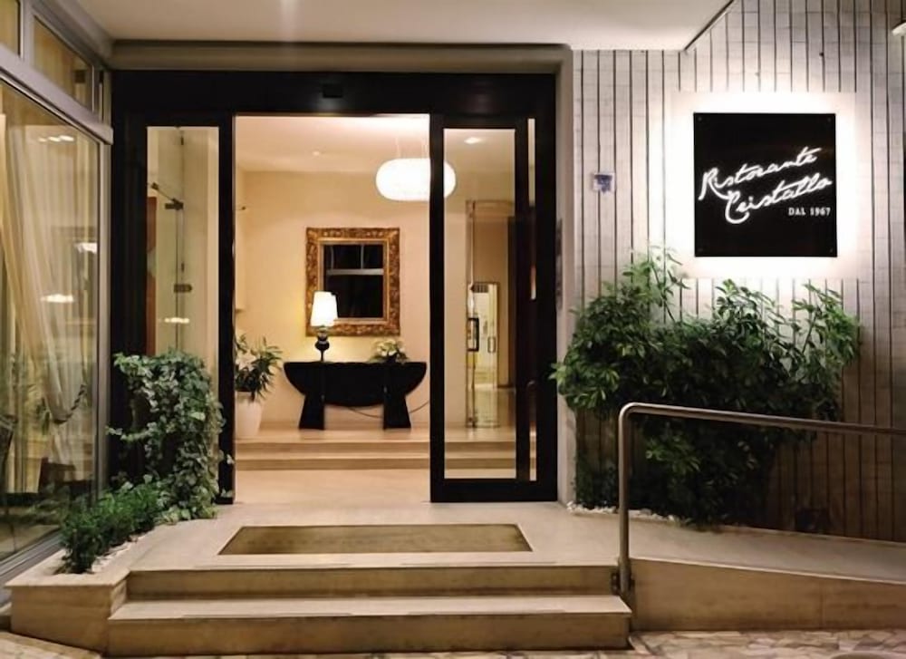 Hotel Cristallo 4/50