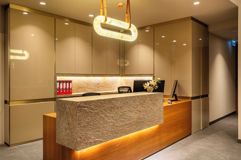 Erk Hotel 8/50
