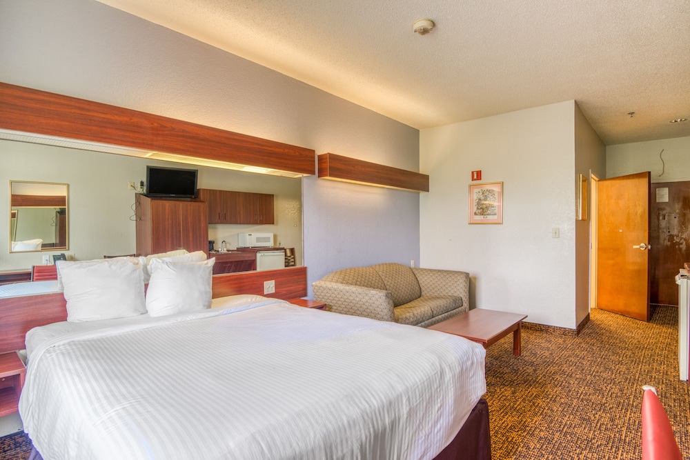 Trident Inn And Suites 20/60