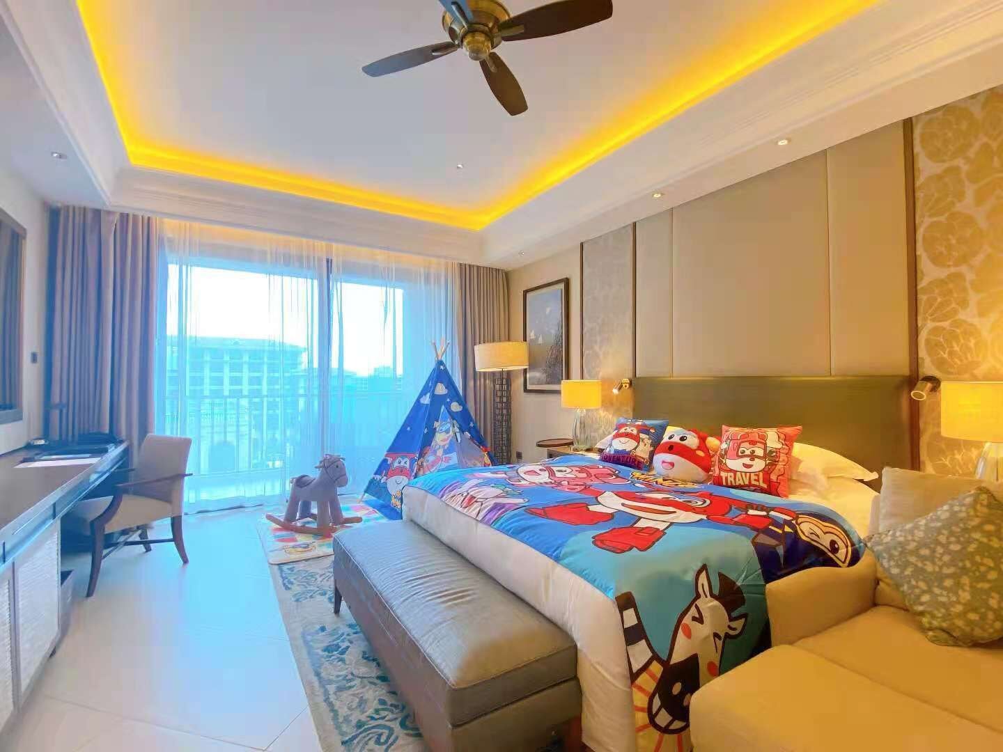 Basic, King Bed, Sea View