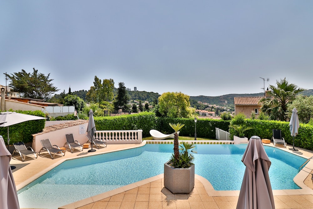 Hotel Perla Riviera 47/48