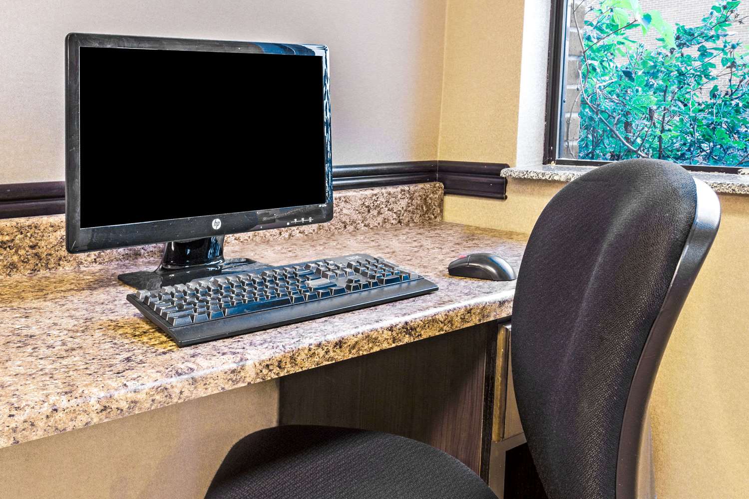 Days Inn & Suites by Wyndham Jeffersonville IN 6/9