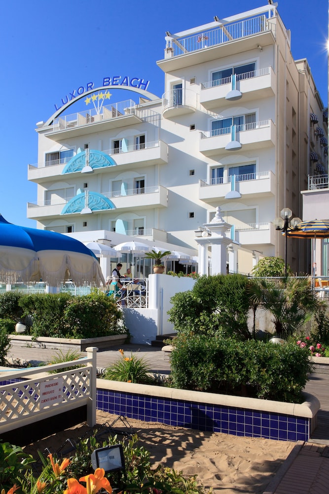Hotel Luxor Beach 5/60