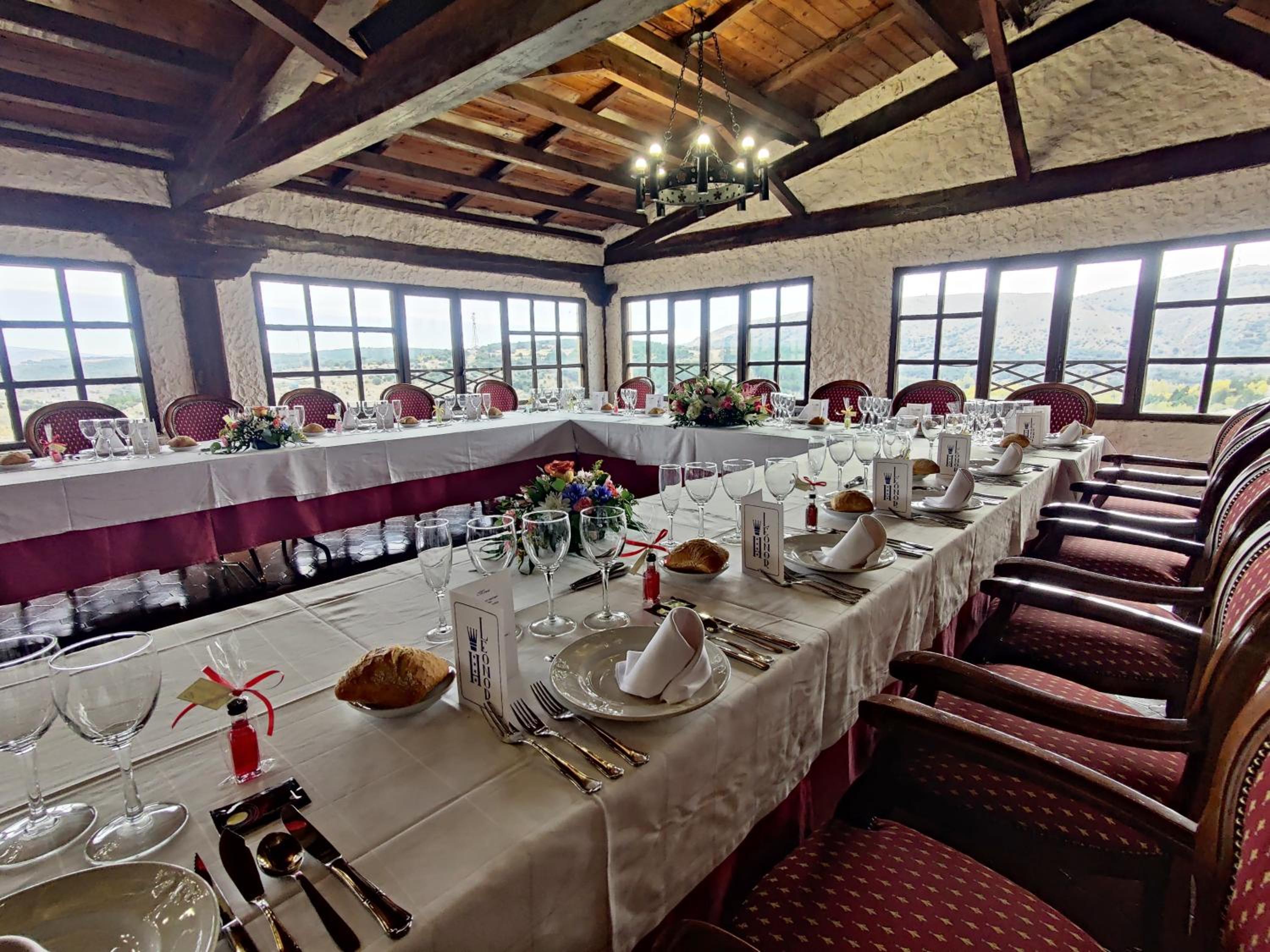 Hotel Leonor Miron 38/55