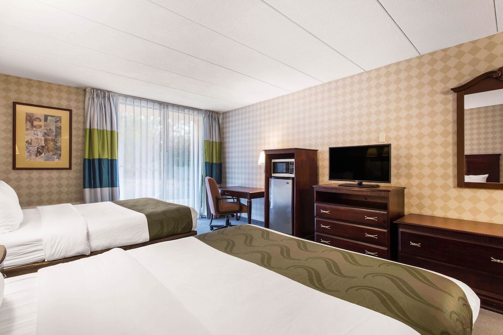 Quality Inn West Springfield 21/48