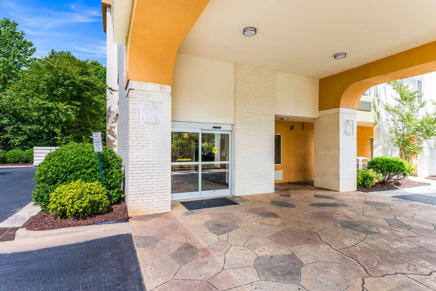 Quality Inn Huntersville Near Lake Norman 1/17