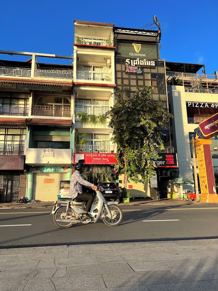 Jaya Inn 41/50