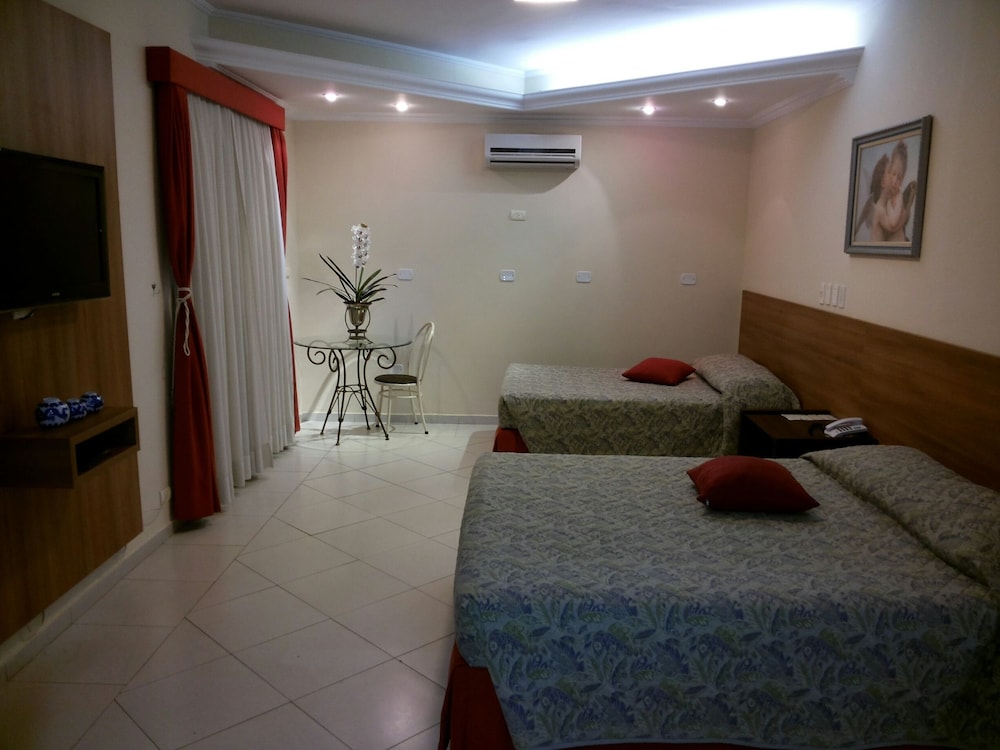 Internacional Hotel 28/35