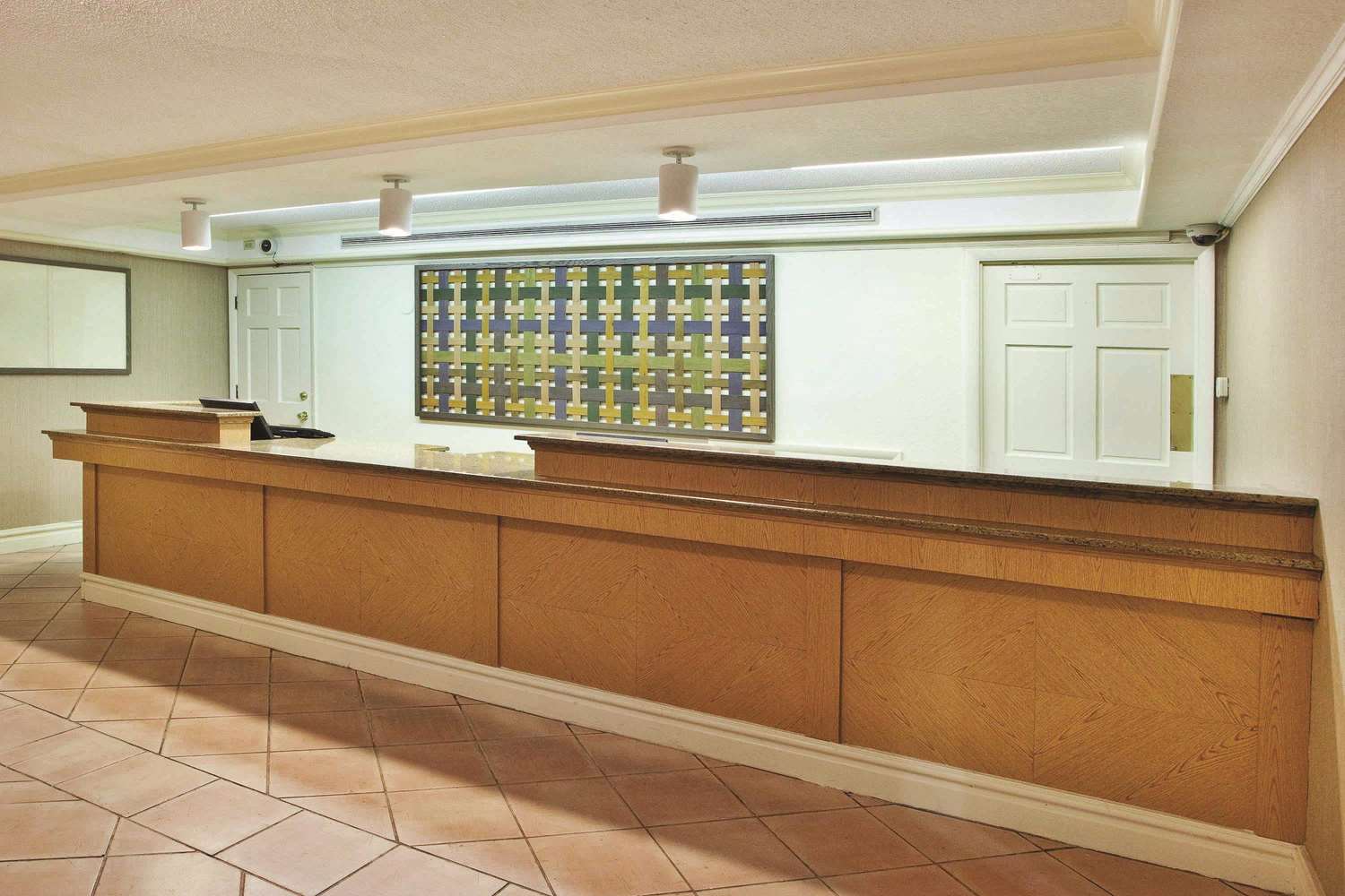 La Quinta Inn Savannah Midtown 10/32