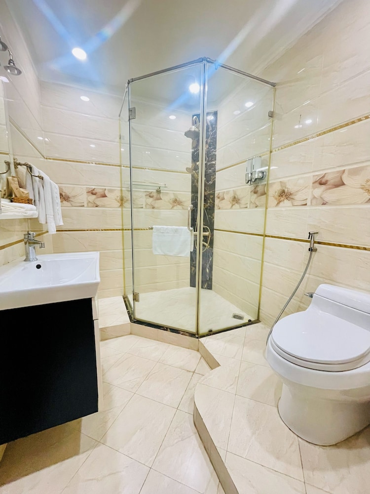 Airstar Hotel & Apartment 47/50