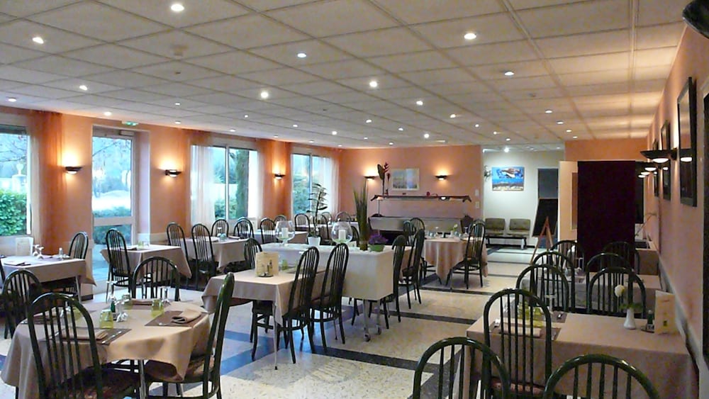 HOTEL LES CHENES 26/50