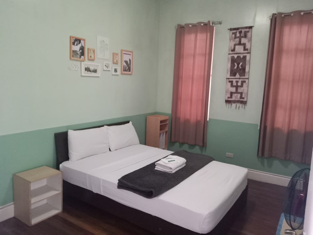 1 BEDROOM, BASIC, DOUBLE BED