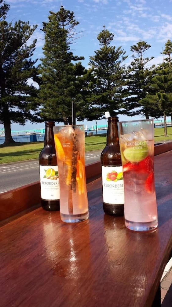 Grand Tasman Hotel 25/65